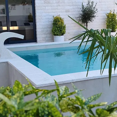 Pool Resort- Lena- 2 * 维尔蒂尼克